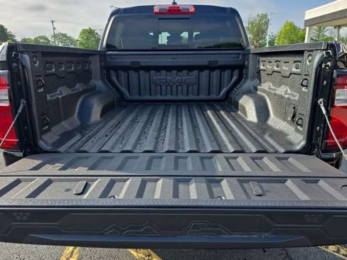 New 2026 GMC Canyon Denali w/ LPO, Denali Black Edition AWD/4WD image 27