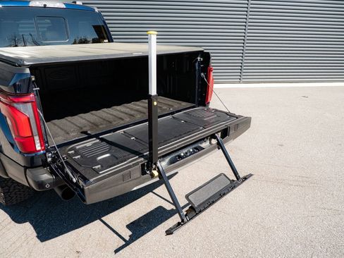 Used 2025 Ford F150 Raptor AWD/4WD image 32