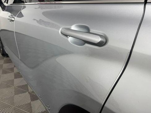 Used 2021 Toyota Highlander XLE image 26