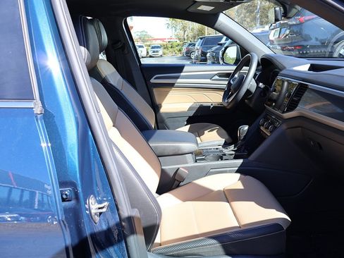 Used 2022 Volkswagen Atlas Cross Sport SE w/ Panoramic Sunroof Package image 29