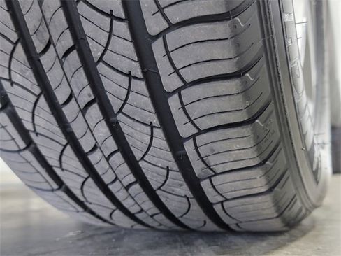 Used 2024 Ford Edge SEL image 12