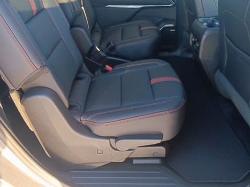 New 2026 Chevrolet Traverse RS FWD image 25