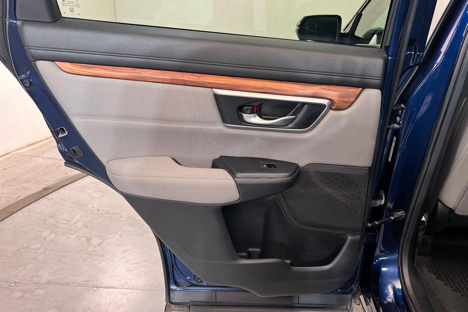 Used 2019 Honda CR-V EX image 19