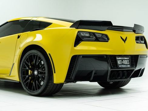 Used 2015 Chevrolet Corvette Z06 w/ 3LZ Preferred Equipment Group image 21