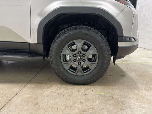 Certified 2025 Lexus GX 550 image 17