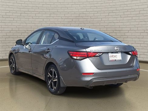 Used 2025 Nissan Sentra SV image 7