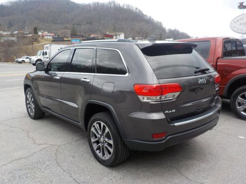 Used 2018 Jeep Grand Cherokee Limited image 3