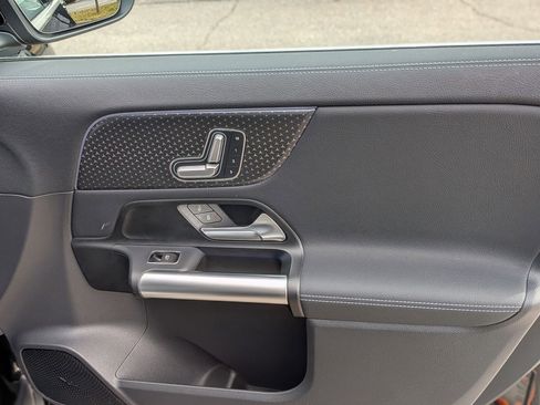 Certified 2025 Mercedes-Benz GLA 250 4MATIC image 33