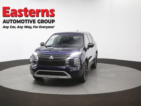 Used 2022 Mitsubishi Outlander SE AWD/4WD image 43