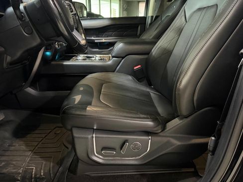 Used 2020 Ford Expedition Platinum image 18