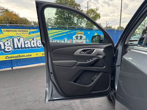 Used 2020 Chevrolet Traverse LT FWD image 12