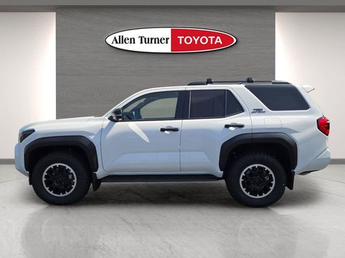 Used 2025 Toyota 4Runner TRD Off-Road Premium AWD/4WD image 12