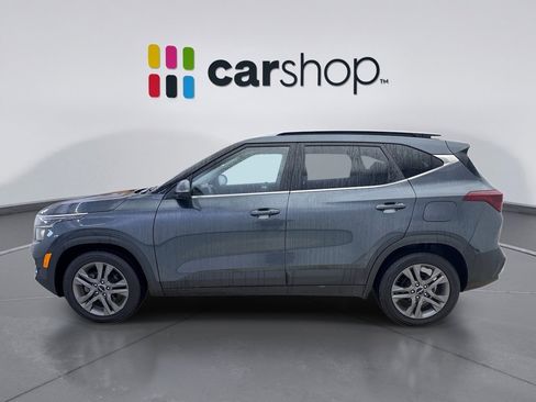 Used 2023 Kia Seltos S w/ Navigation Package FWD image 2