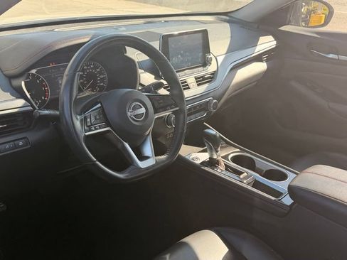 Used 2024 Nissan Altima 2.5 SR FWD image 5