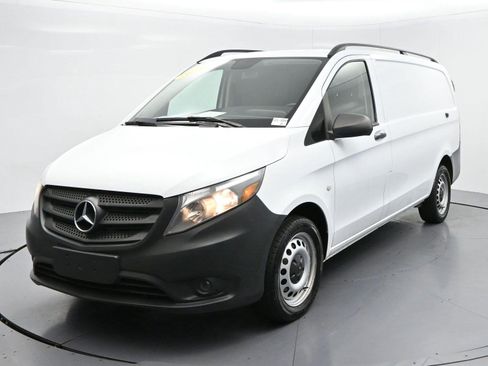 Used 2016 Mercedes-Benz Metris image 3
