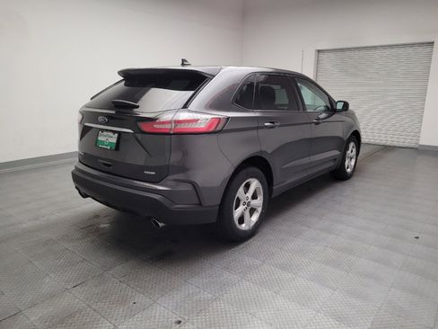 Used 2020 Ford Edge SE FWD image 9