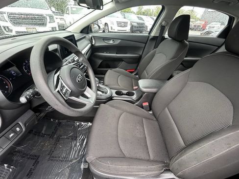 Used 2020 Kia Forte LXS FWD image 9