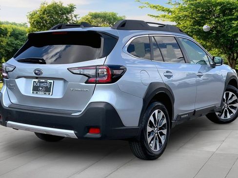 Used 2025 Subaru Outback Limited AWD/4WD image 6