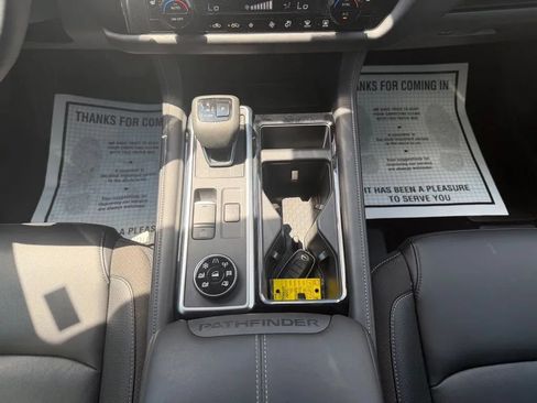 Used 2025 Nissan Pathfinder SL w/ Black Appearance Package AWD/4WD image 24