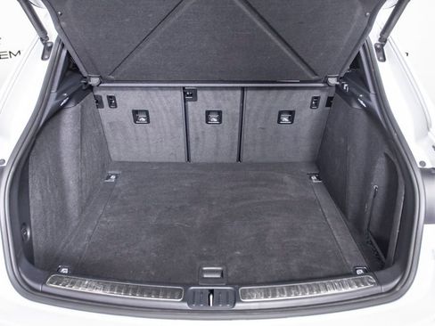 Used 2023 Porsche Macan AWD/4WD image 7