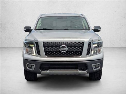 Used 2019 Nissan Titan PRO-4X AWD/4WD image 2