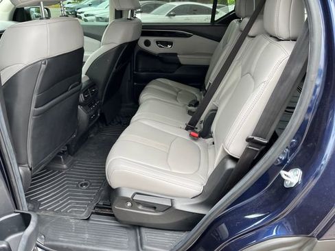 Used 2025 Honda Pilot EX-L image 3