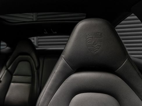 Certified 2020 Porsche Panamera image 15