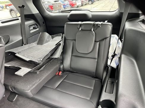 Used 2023 Ford Explorer XLT w/ Equipment Group 202A image 8