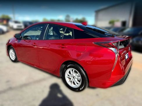 Used 2017 Toyota Prius Two image 5