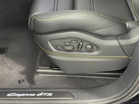 New 2026 Porsche Cayenne GTS image 16