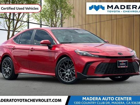 Certified 2025 Toyota Camry SE image 1