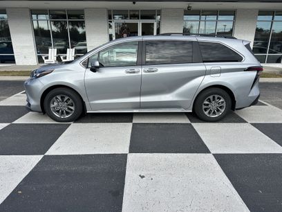 Used 2025 Toyota Sienna XLE