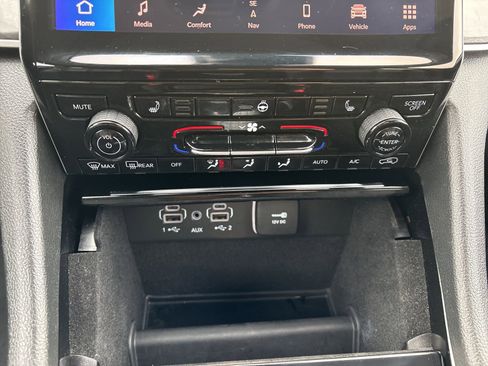 Used 2022 Jeep Grand Cherokee L Limited image 21