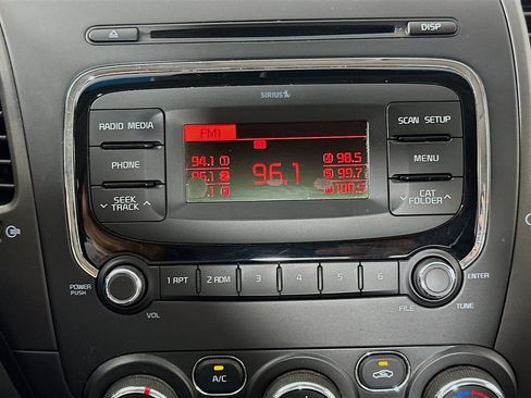 Used 2017 Kia Forte LX FWD image 19