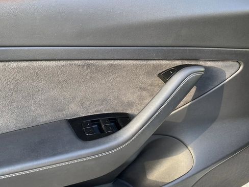 Used 2020 Tesla Model 3 Standard Range image 12