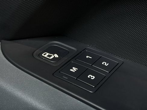Used 2023 Land Rover Defender 110 X AWD/4WD image 14