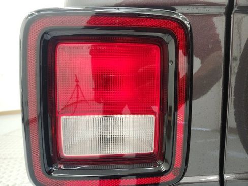 Used 2025 Jeep Wrangler Sport image 22