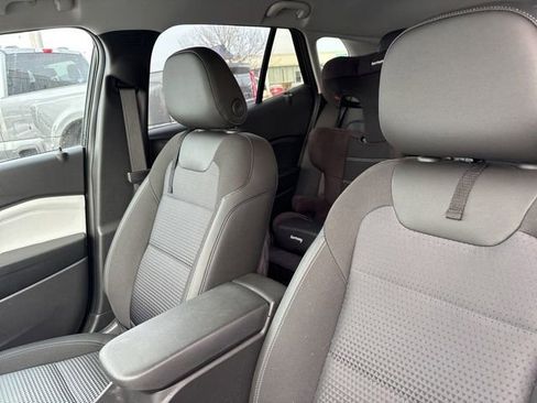 Used 2025 Chevrolet Trax LT w/ Driver Confidence Package image 14