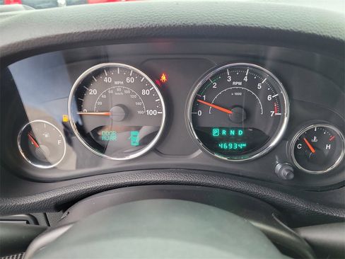 Used 2016 Jeep Wrangler Rubicon w/ Power Convenience Group image 20