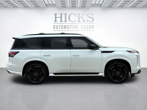 Certified 2026 INFINITI QX80 4WD image 4