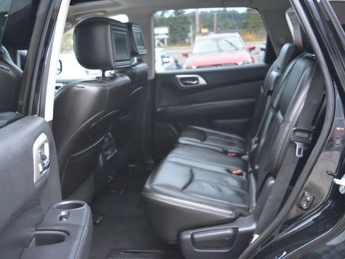 Used 2014 Nissan Pathfinder Platinum image 11