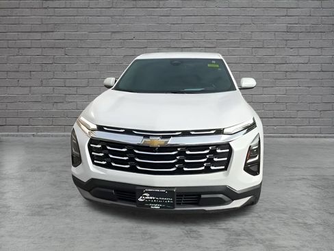 Used 2026 Chevrolet Equinox LT AWD/4WD image 3