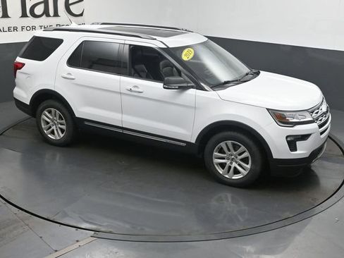 Used 2019 Ford Explorer XLT w/ Equipment Group 202A AWD/4WD image 39