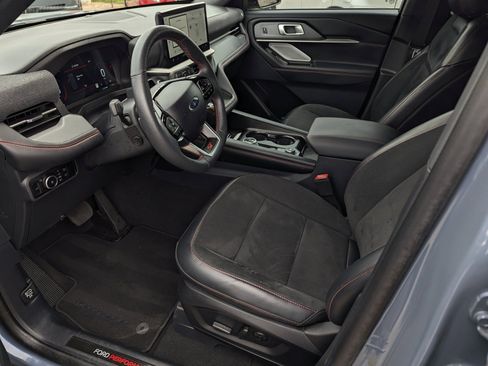 Used 2025 Ford Explorer ST AWD/4WD image 9