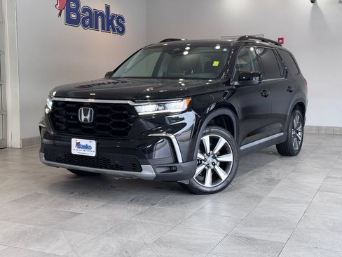 Used 2025 Honda Pilot Elite image 2