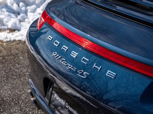 Certified 2015 Porsche 911 Targa 4S image 16