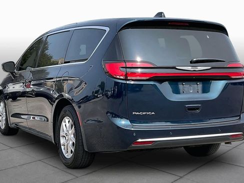 Used 2023 Chrysler Pacifica Touring-L FWD image 12