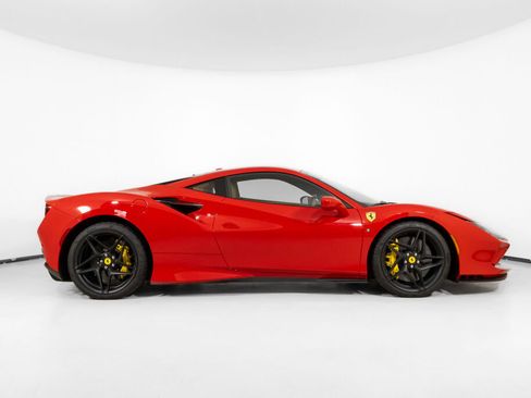 Used 2022 Ferrari F8 Tributo image 10