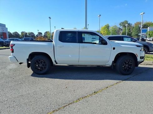 New 2026 Nissan Frontier SV w/ Tow Package AWD/4WD image 2