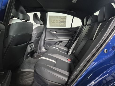 New 2026 Toyota Camry Hybrid FWD image 30